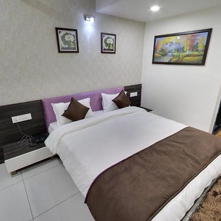 Hotel Best Velly Гандинагар Экстерьер фото