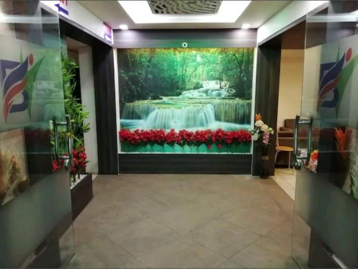 Hotel Best Velly Гандинагар Экстерьер фото