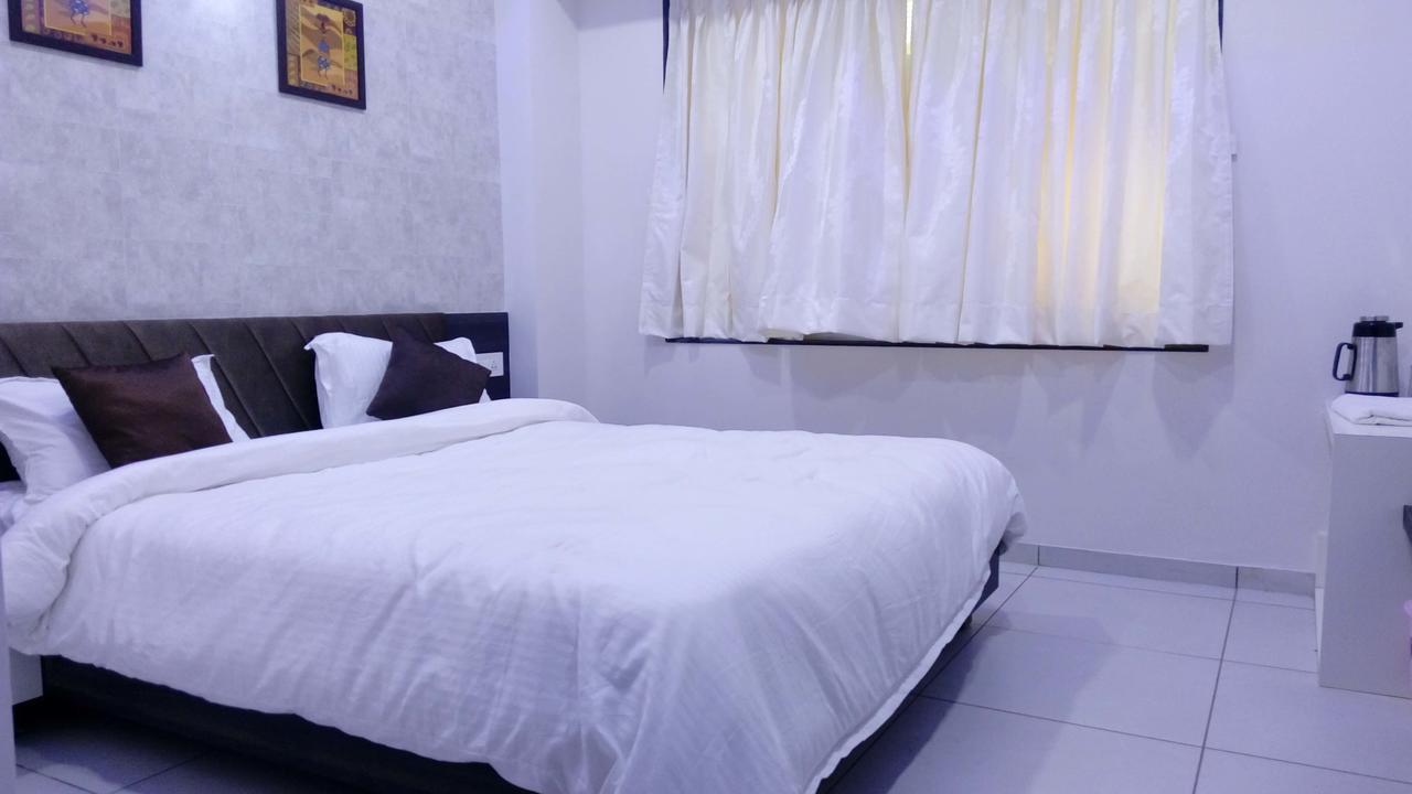 Hotel Best Velly Гандинагар Экстерьер фото
