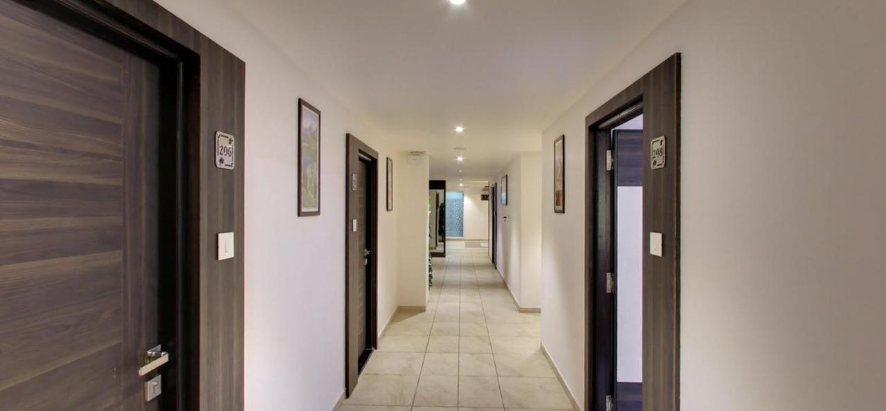 Hotel Best Velly Гандинагар Экстерьер фото