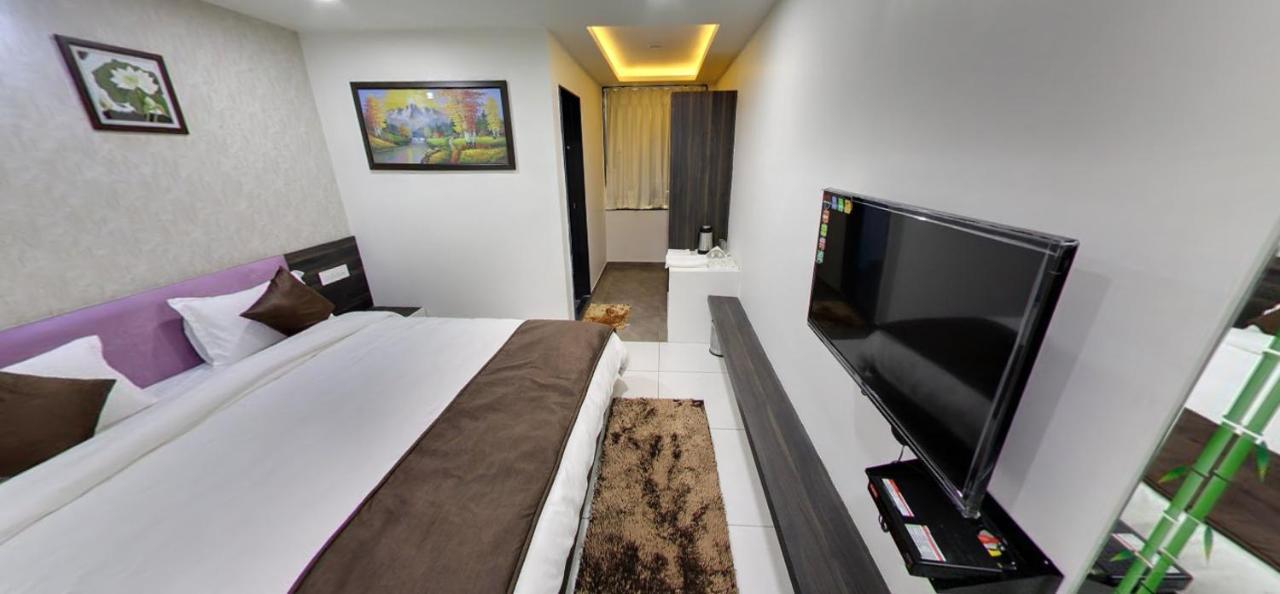 Hotel Best Velly Гандинагар Экстерьер фото