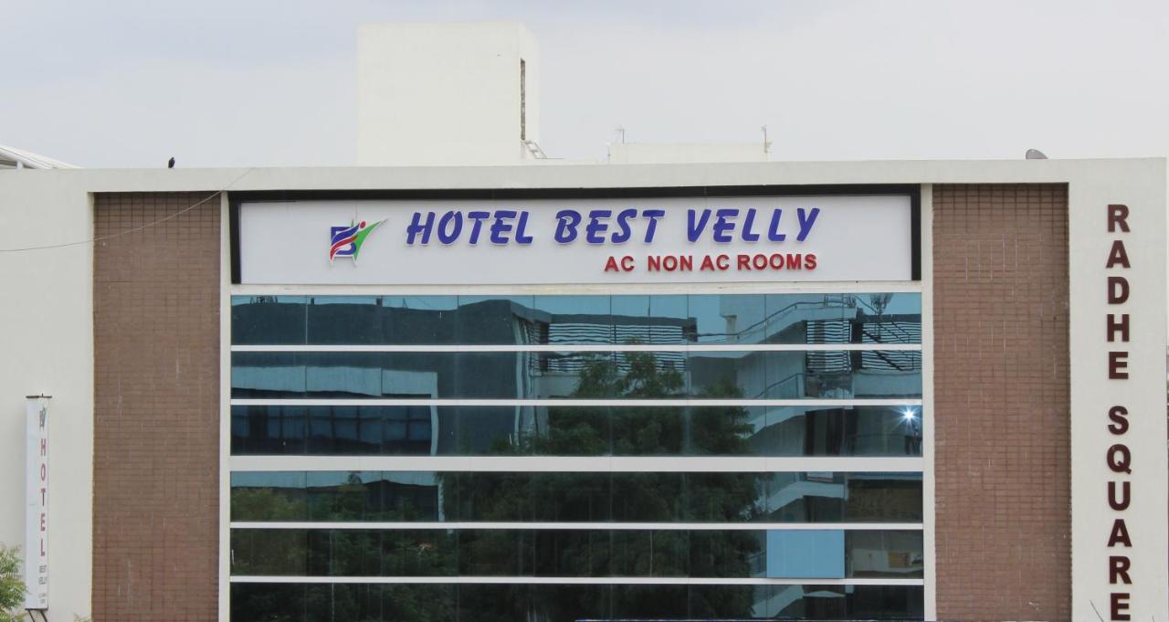 Hotel Best Velly Гандинагар Экстерьер фото
